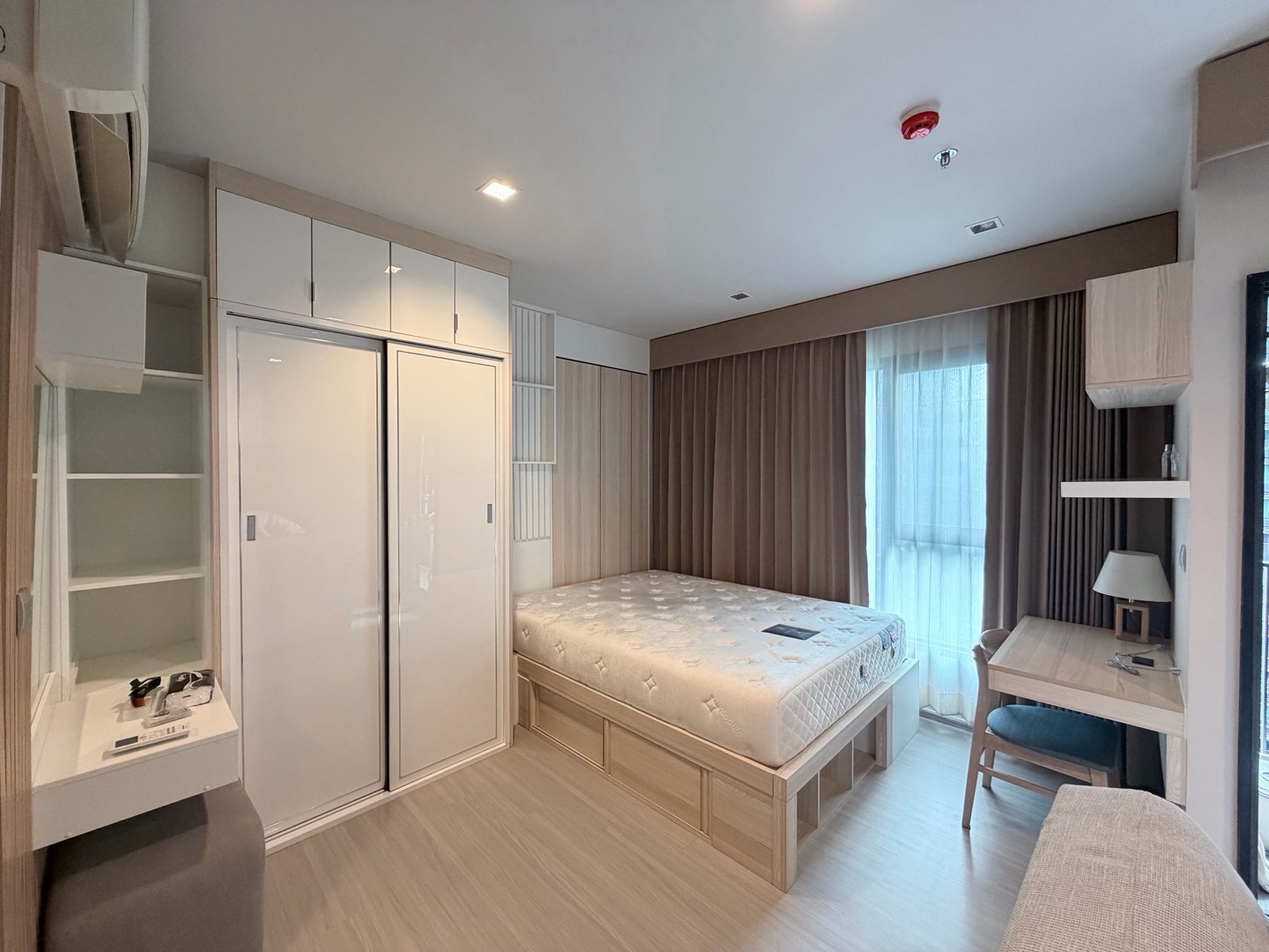 🔥 Urgent sale LIFE Asoke - Rama 9
Condo in the "best" location of Rama 9, close to MRT, just a few steps away 📞 0828839995 "Aom"