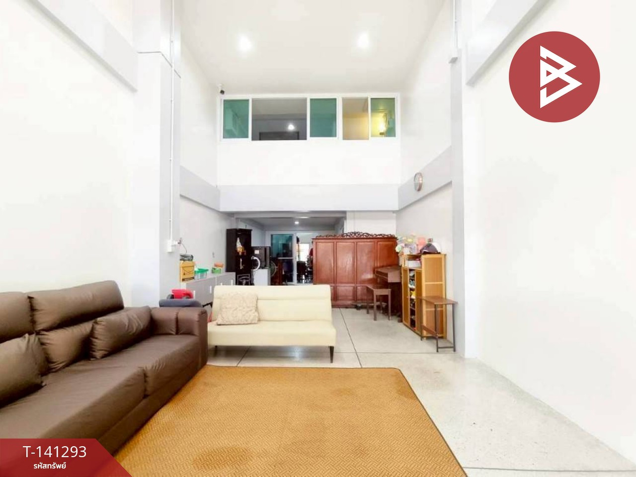 ขายอาคารพาณิชย์ 2 ชั้นครึ่ง ถ.มุขมนตรี ต.บ้านใหม่ นครราชสีมา รีโนเวทใหม่ พร้อมอยู่ – รูปที่ 2