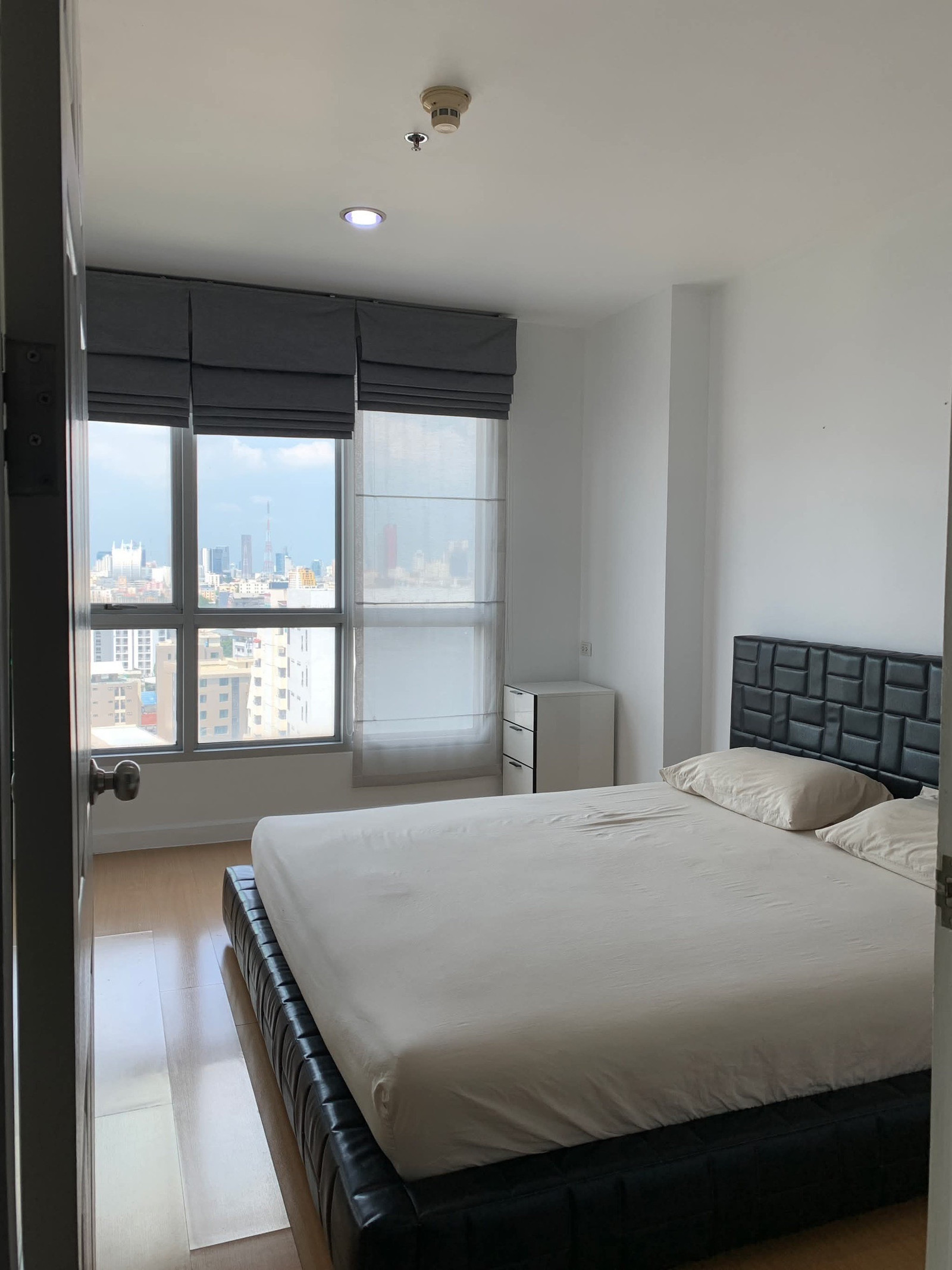 Life Huay-kwang 1 bed 1 bath 41Sq,m Selling price 3,150,000 Baht call Nong 096-2615656 Ready to touring everyday ไลฟ์ รัชดา - ห้วยขวาง 1นอน 1น้ำ พื้นที่ 41 ตรม ขาย 3.15 ล้านบาท สนใจโทร น้อง 096-2615656 พร้อมให้นัดหมายเข้าชมทุกวัน Location : Ratchada Life Huay-kwang 1 bed 1 bath 41Sq,m Selling price 3,150,000 Baht call Nong 096-2615656 Ready to touring everyday ไลฟ์ รัชดา - ห้วยขวาง 1นอน 1น้ำ พื้นที่ 41 ตรม ขาย 3.15 ล้านบาท สนใจโทร น้อง 096-2615656 พร้อมให้นัดหมายเข้าชมทุกวัน Location : Ratchada