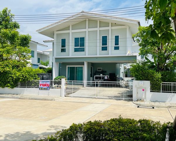 Kanasiri Rama 2, house in front of the garden, near the club, 50 meters, in front of the house, wont hit anyone, 260 sq m. by Sansiri