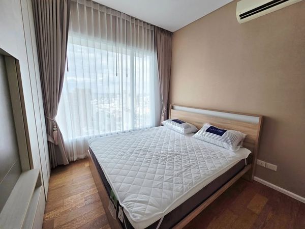  ให้เช่า คอนโด The Saint Residence ขนาด 35 ตารางเมตร ชั้น 40 พร้อมอยู่ ใกล้ MRT พหลโยธิน และ BTS ห้าแยกลาดพร้าว แขวงจอมพล เขตจตุจักร กรุงเทพมหานคร