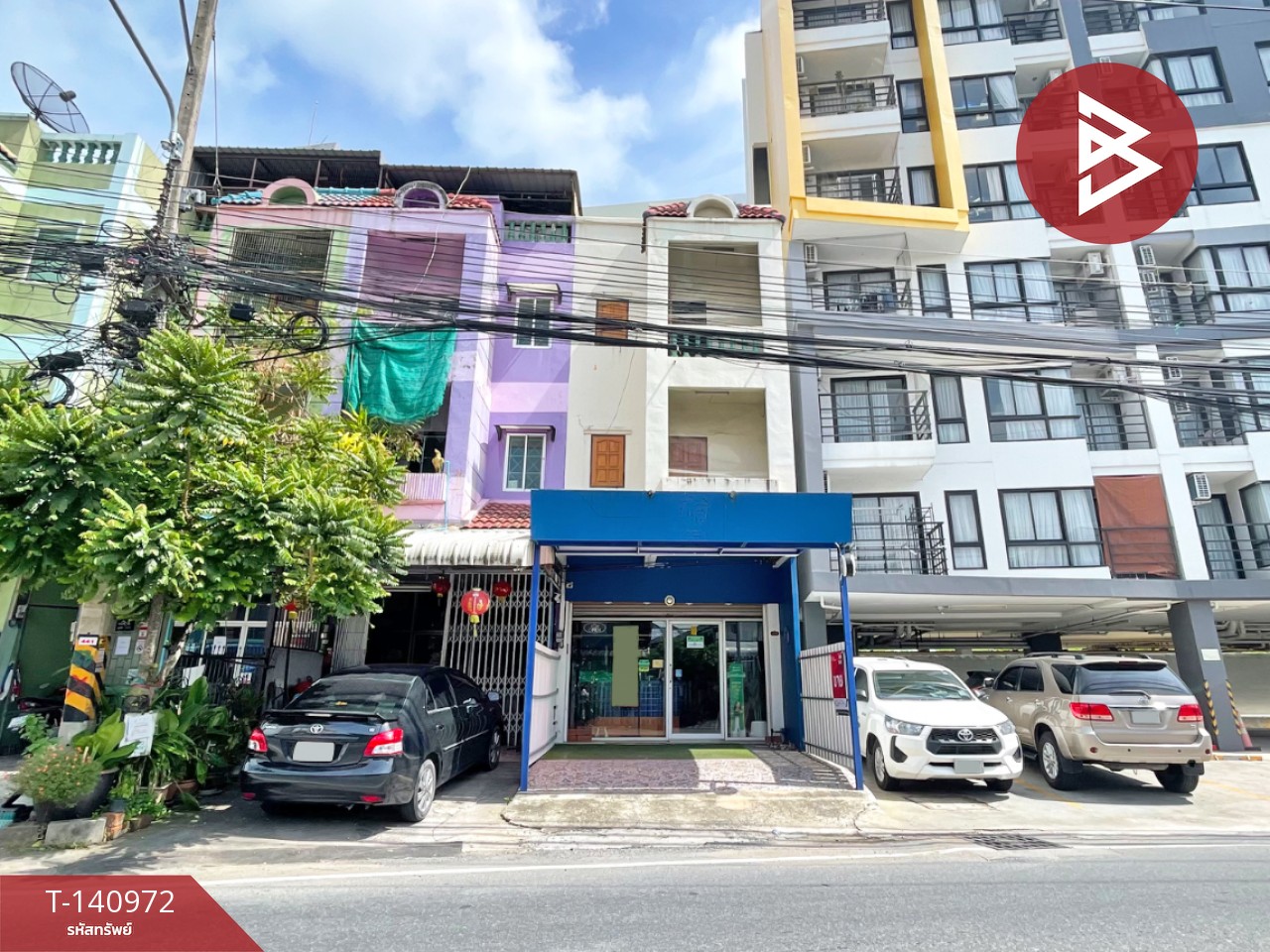 Commercial building for sale with rooftop, area 17.3 sq m, Saen Suk, Chonburi.