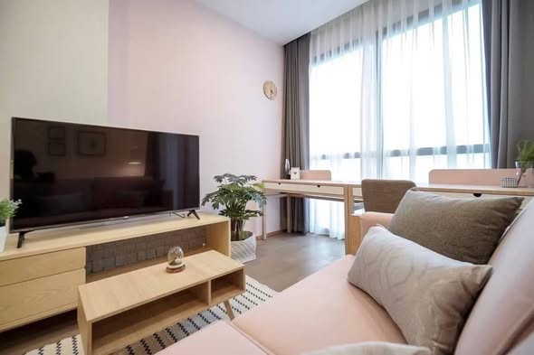 🔥 URGENT SALE AT A LOSS !! Luxury 1-Bedroom Condo for Sale at Ashton Chula-Silom. Located in a prime CBD location near Sam Yan. High-floor unit on the 36th floor with stunning unblocked city views. Best deal on the market, priced to sell below cost and s