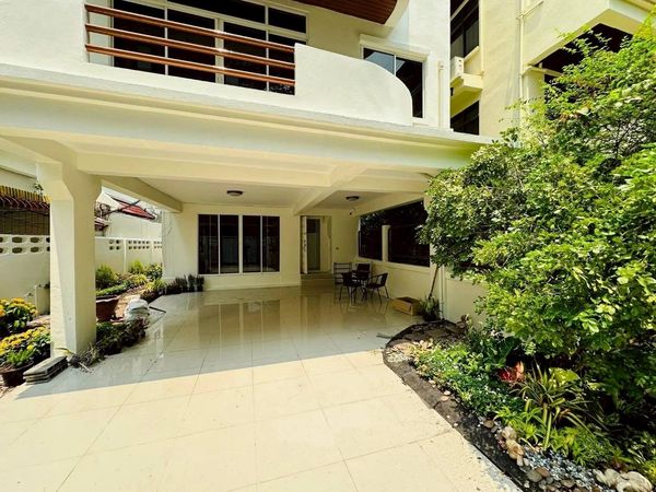 🏠For Rent | Single House Sukhumvit 31
บ้านเดี่ยวให้เช่า สุขุมวิท 31 📍ใกล้ BTS พร้อมพงษ์ / Emporium / Terminal 21 Asok‼️‼️