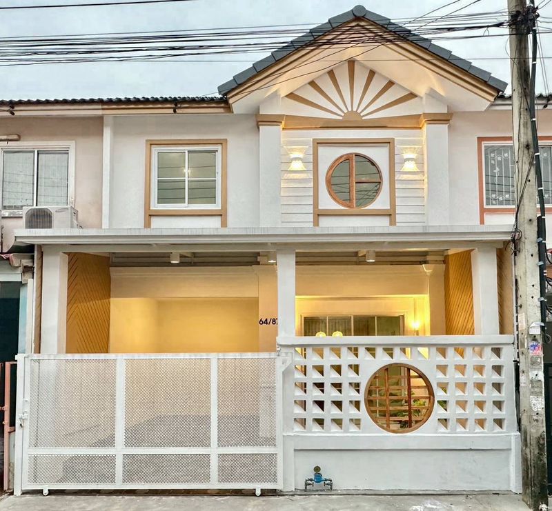ขายทาวน์เฮ้าส์ 2 ชั้น หมู่บ้านพฤกษา 37 ใกล้ถนนกาญจนาภิเษก เนื้อที่ 17 ตารางวา 3 ห้องนอน ตำบลบางแม่นาง อำเภอบางใหญ่ จังหวัดนนทบุรี