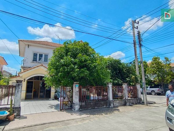Single house, Pruksa Village 2, Rangsit-Ongkharak, 50.6 sq m, 3 bedrooms, 3 bathrooms, behind the corner of the main road. South receives good wind all year, good location near Rajamangala University of Technology Thanyaburi and Lotuss Khlong 7, convenien
