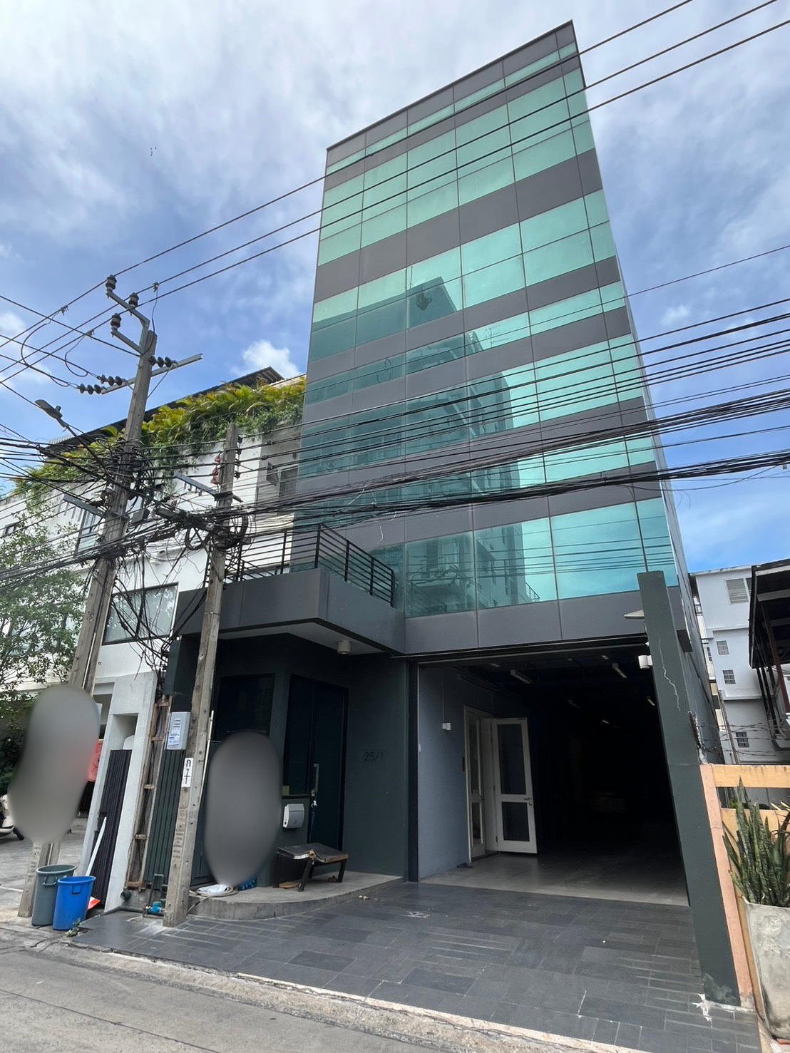 ให้เช่า: Standalone Office 5 ชั้น ในทองหล่อ 5 นาทีจาก BTS