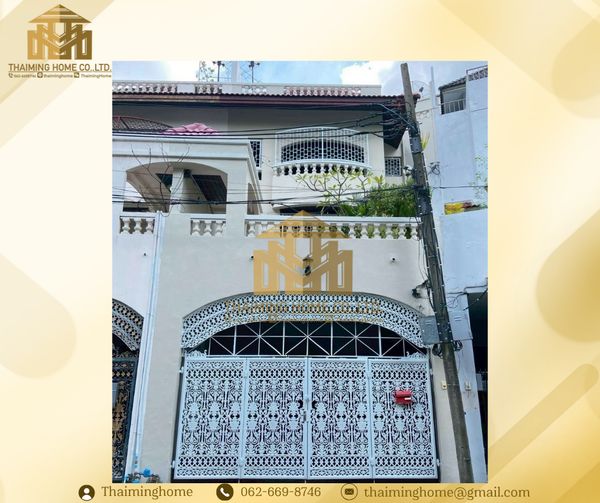 Townhouse for rent, Ekkamai, fully furnished, 6 bedrooms, 6 bathrooms, 1 kitchen, 1 living room, 1 storage room, balcony and backyard (TT8-2126)
