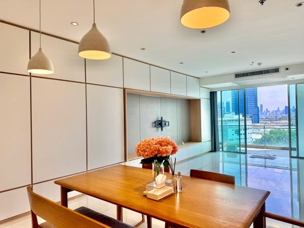 [RARE ITEM] Spacious Penthouse-Vibe Condo 165 Sq.m. 3BR with Huge North-Facing Terrace &amp; Maid's Quarter @The Star Estate Narathiwas (Near Sathorn CBD)