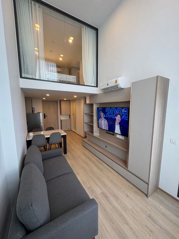 ✨ FOR RENT | LIFE Rama 4 – Asoke Duplex 2 Floors Bang Krachao view ✨

Luxury condo in the heart of the city, Vertiplex room, 2 floors, high ceilings, airy, open, Bang Krachao view, very beautiful 🌿
Suitable for both residence and home office.