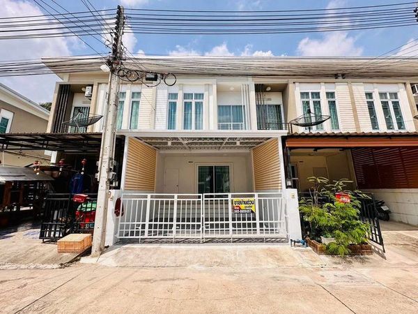 ขายทาวน์เฮาส์ ศรีราชา ม.เดอะเซ็นทรัลไลฟ์ สวนเสือ รีโนเวทใหม่พร้อมอยู่