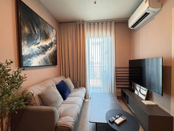 ✨ Nue District R9 | Available 30 May 2026 ✨

Condo in the heart of Rama 9
High floor room, open city view, no buildings blocking it, with Free Wi-Fi 🛜