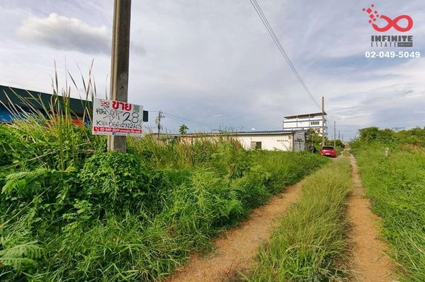 Empty land for sale, 28 sq m, Phatthana Chonburi Road 4, Soi Arun Bunsri, Lat Krabang, near Suvarnabhumi Airport.