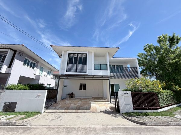 🏡✨ For Rent – Corner Detached House in Muji Style with Private Japanese Garden
📍 Burasiri Tha Kham – Rama 2
Near Kanchanaphisek Expressway / Outer Ring Road