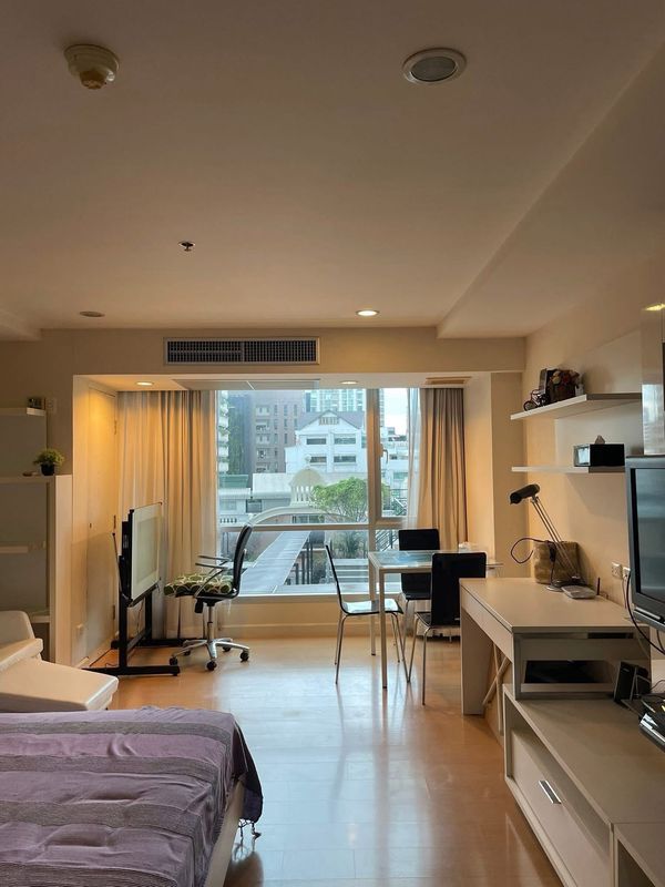 🏙️ The Trendy Condominium Sukhumvit Near BTS Asok and Nana
