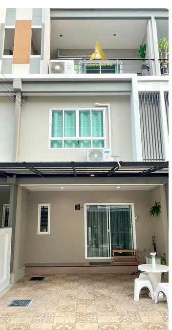 Townhome for rent, 3 floors, fully furnished, Vision Smart Life Rattanathibet, near Bang Phlu BTS station.