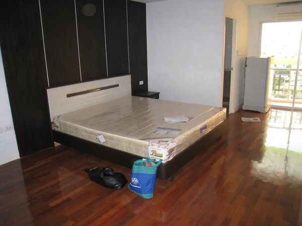 🔥 For Sale – Eaksin Condo Eaksin Condo near MRT Nonthaburi Civic Center Station