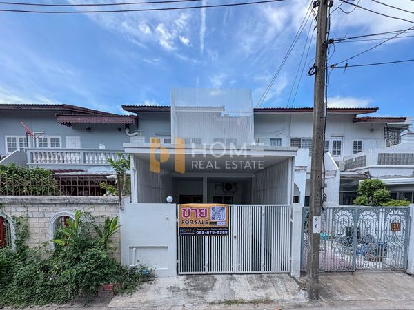 Townhouse, Chokchai 4 Soi 81 / 3 Bedrooms (FOR SALE) TPM414