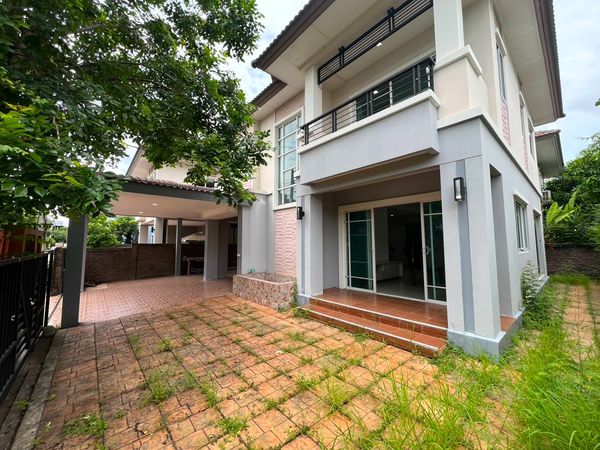 3Bedroom House with bathtub in Muang Thong Thani, Fully Furnished, Near Expressway