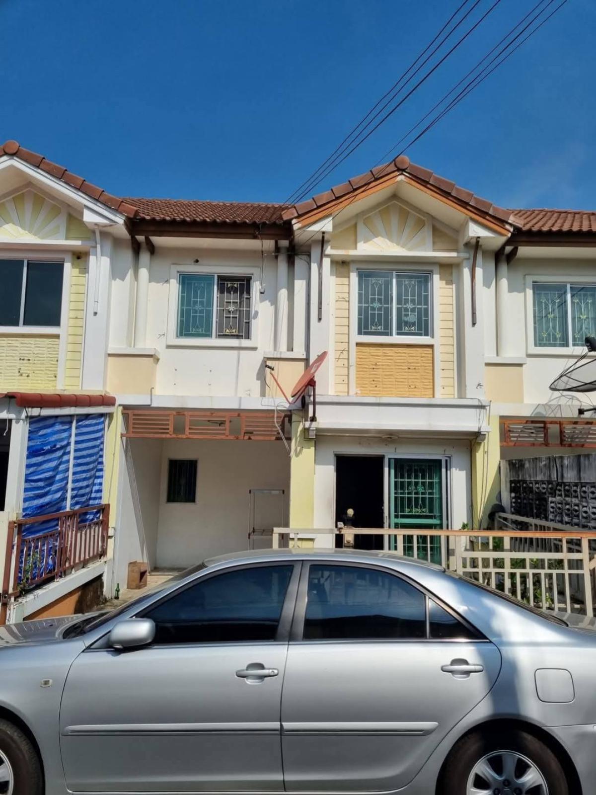 For Sale Townhouse/Townhome  , Prukasa Ville Petchkasem-Phutthamonthon Sai 4 , wide frontage , Krathum Lom , Sam Phran , Nakhon Pathom , CX-156555
