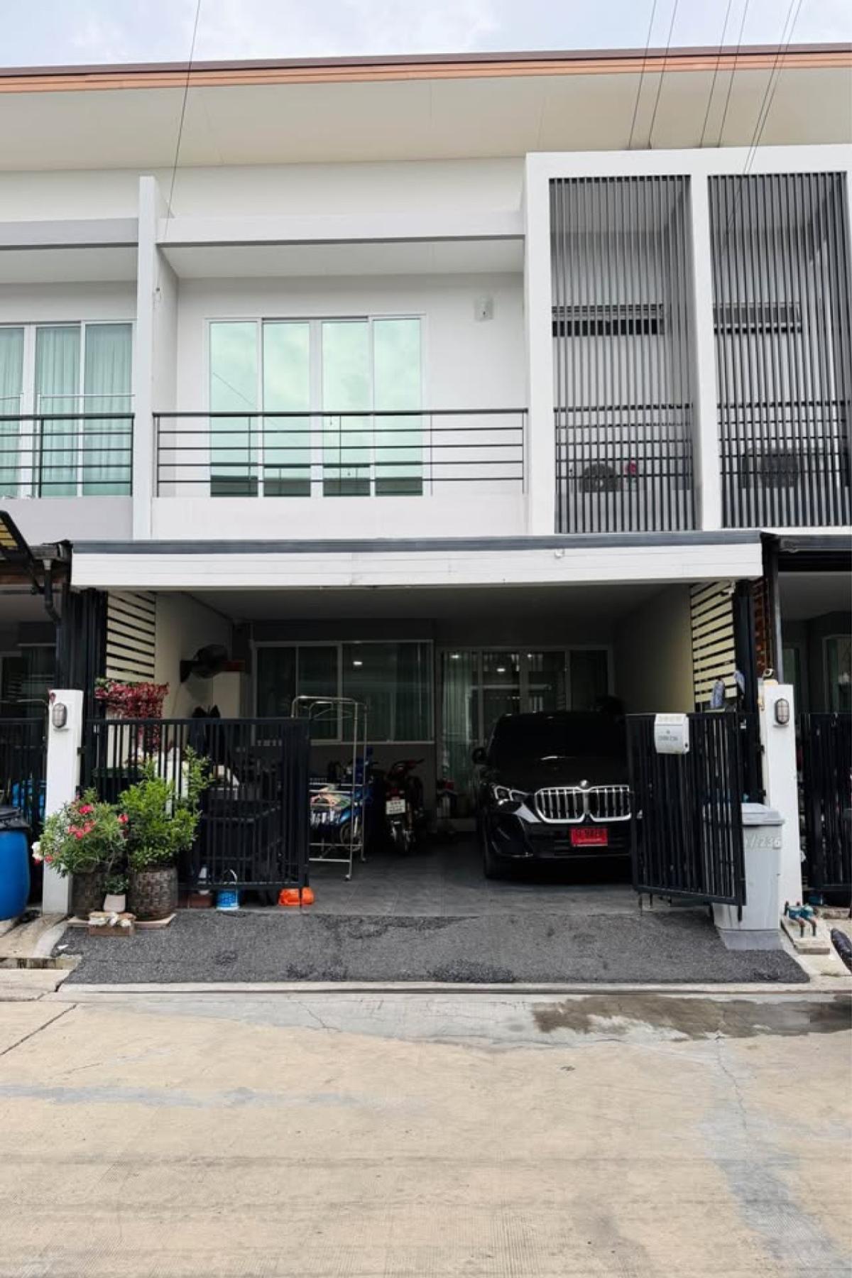 ขายทาวน์เฮ้าส์/ทาวน์โฮม  เดอะ มิราเคิล พลัส เพชรเกษม 63 โครงการ 1 MRT-หลักสอง หลักสอง เขต บางแค กรุงเทพ CX-156886