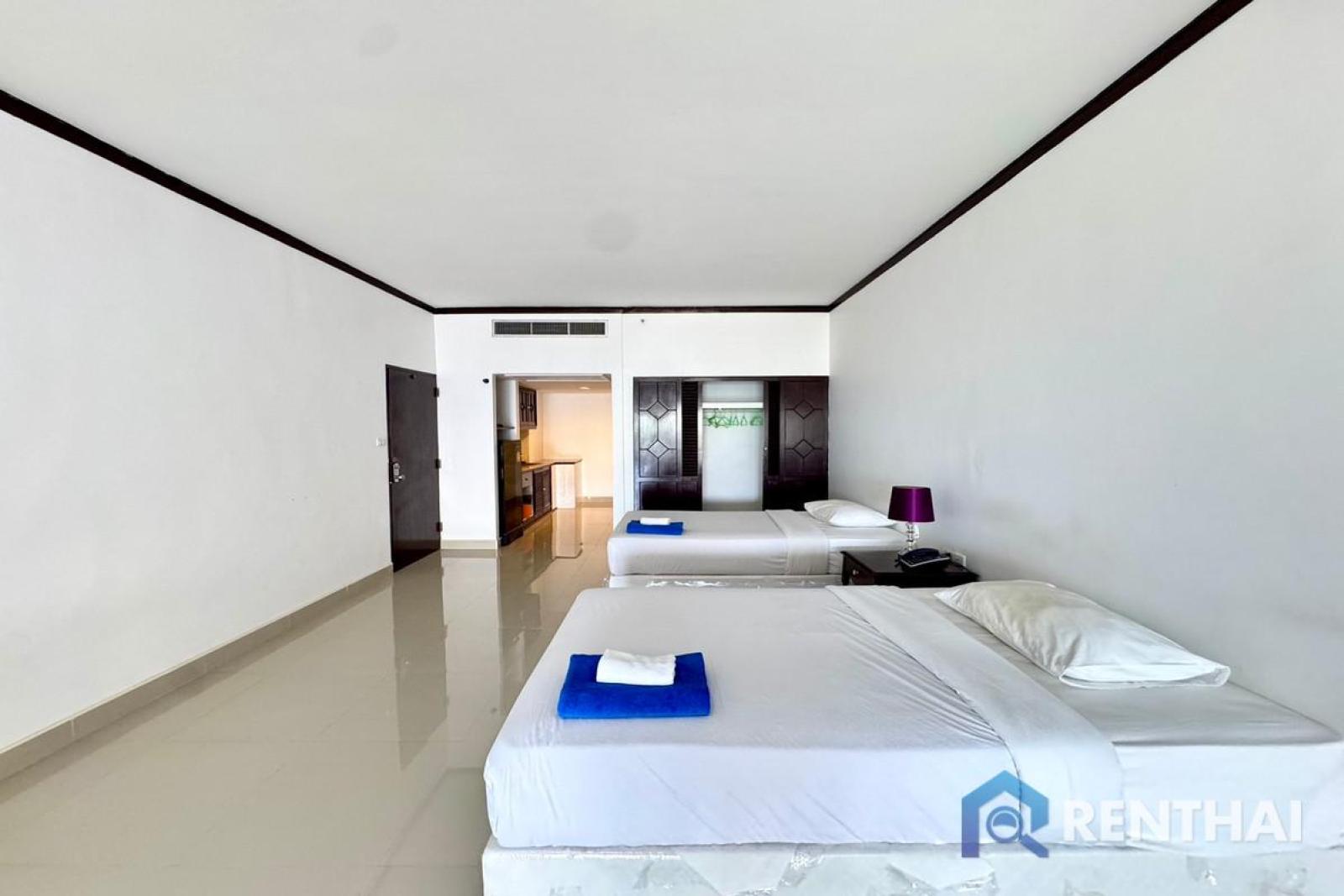 Metro Jomtien Condotel beach front condo studio 71 sqm pool view and slight sea view