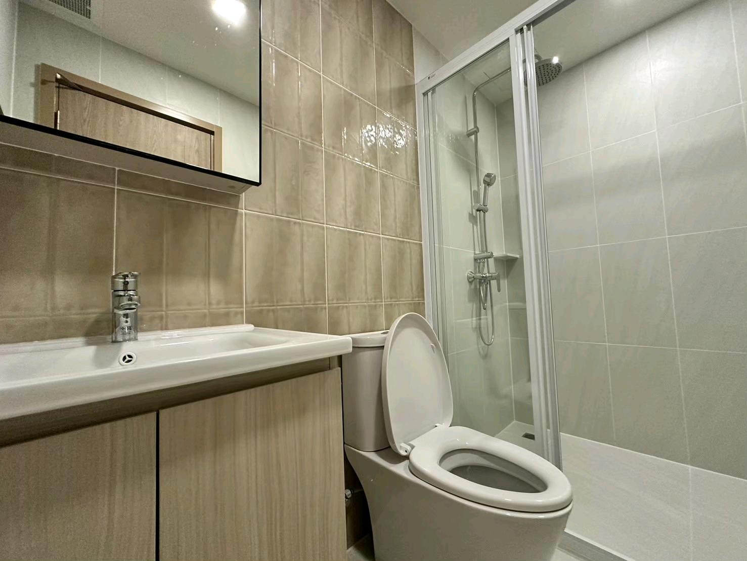 Condo with two bedrooms, two bathrooms, dogs allowed, parking, convenient transportation, near Ekkamai, Thonglor. – รูปที่ 4