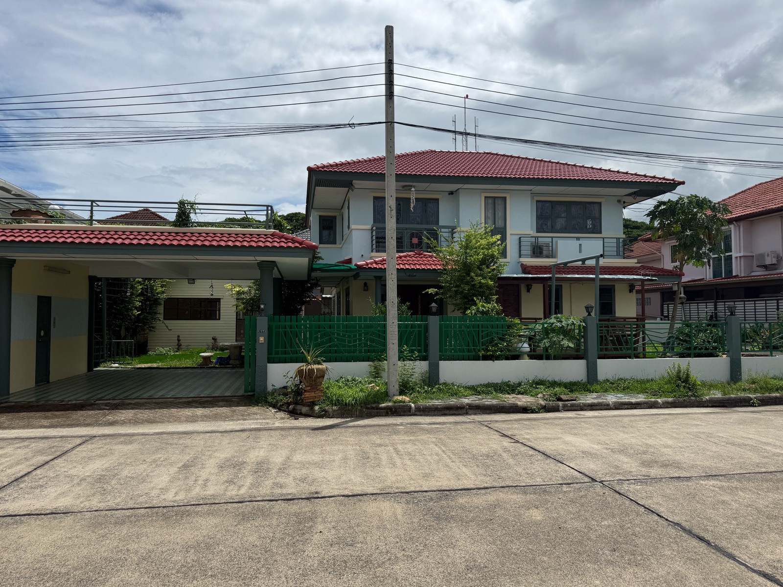Single house for rent, Sireen House Watcharapol, near Watcharapol Intersection, Ramindra, Don Mueang, size 110 sq m, 5 bedrooms, 3 bathrooms, 37,000 / month, interested 097 465 5644 Single house for rent, Sireen House Watcharapol, near Watcharapol Intersection, Ramindra, Don Mueang, size 110 sq m, 5 bedrooms, 3 bathrooms, 37,000 / month, interested 097 465 5644