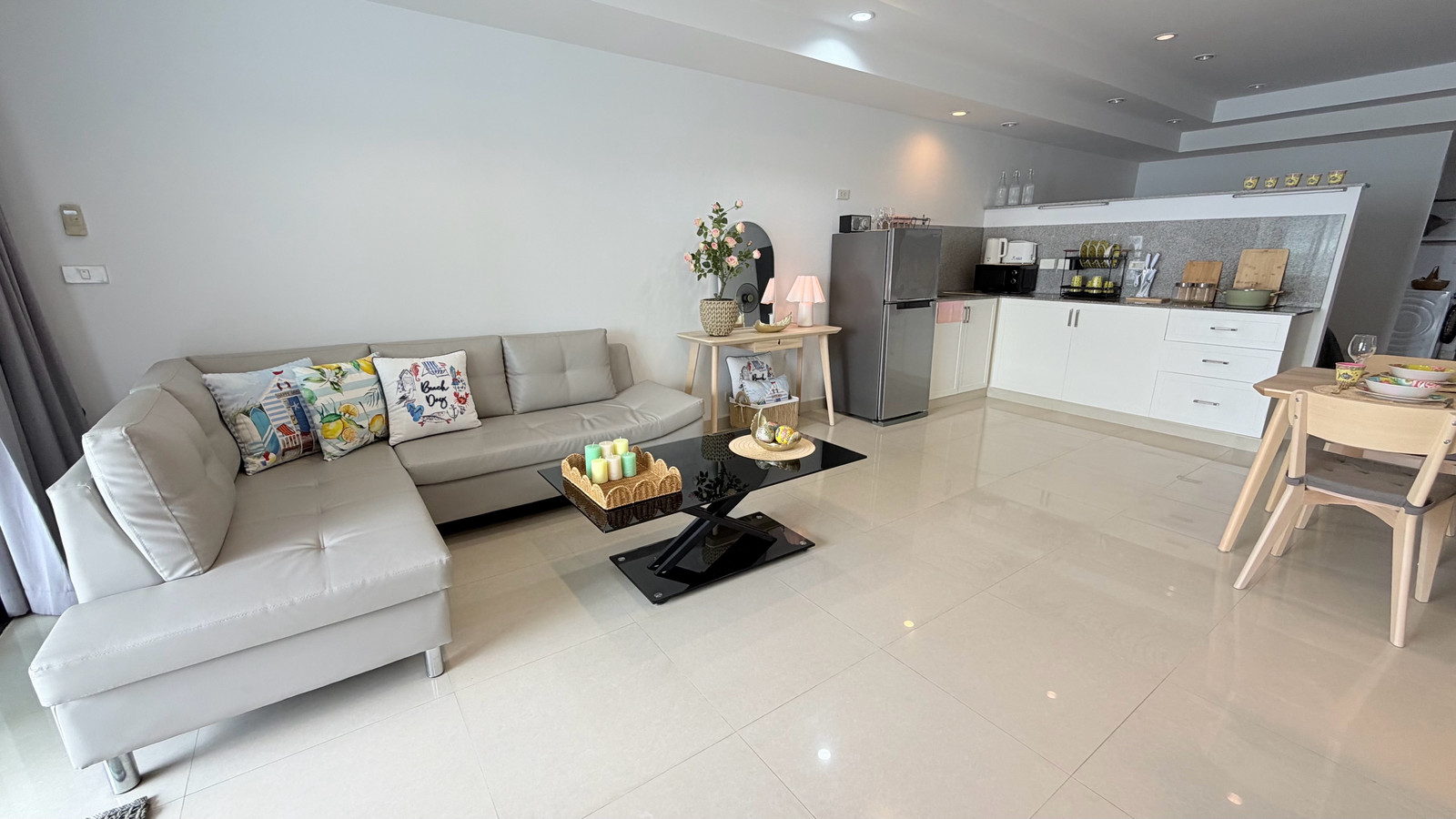 For Sale 66.93 sq.m.  22nd Floor Condo at Jomtien Complex Condotel, Pattaya
 – รูปที่ 2