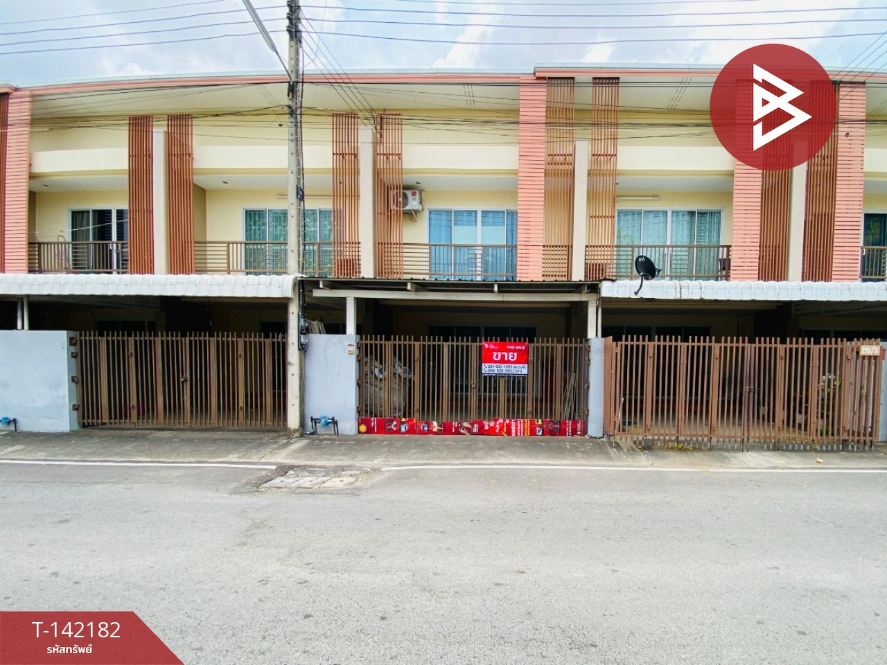 Townhouse for sale, area 21.4 square meters, Khao Yoi, Phetchaburi. Townhouse for sale, area 21.4 square meters, Khao Yoi, Phetchaburi.