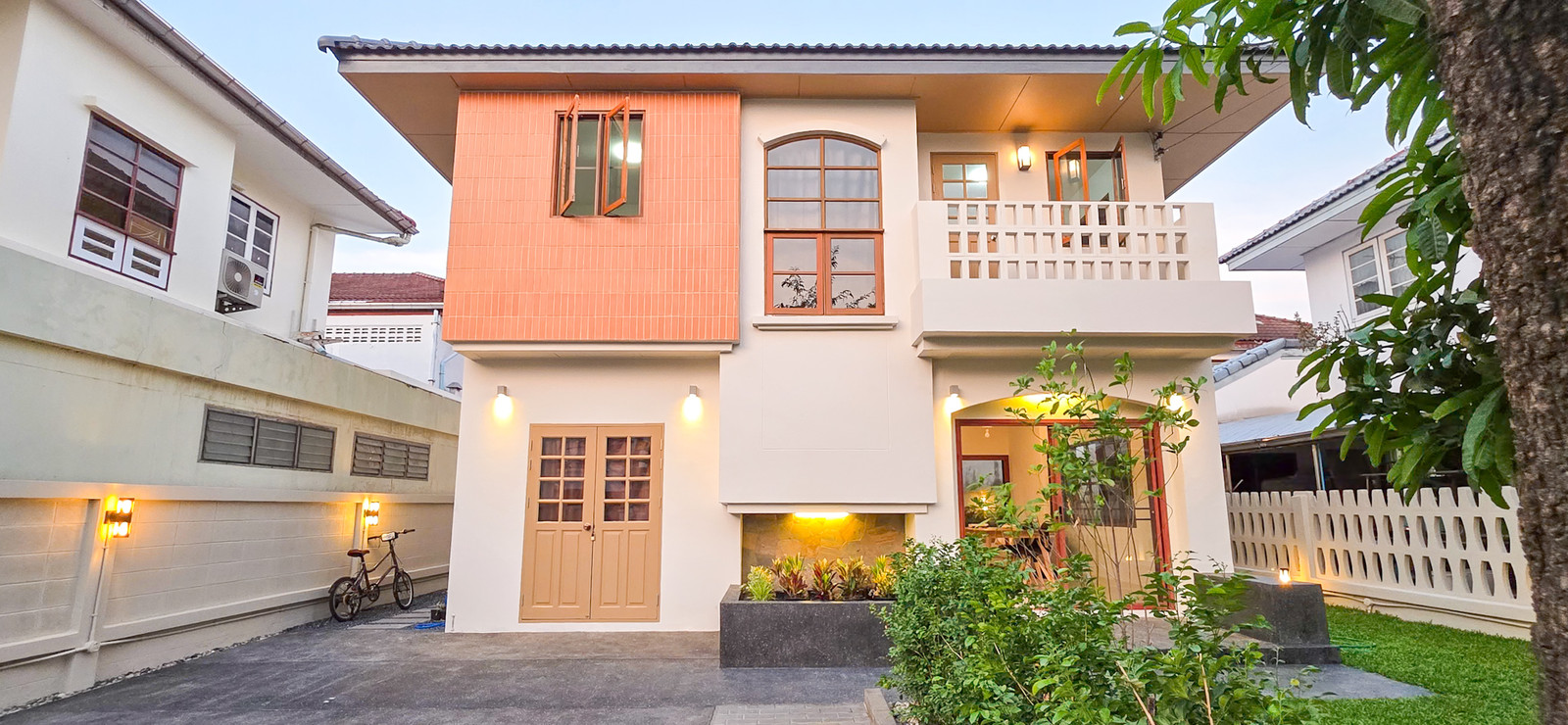 ขายบ้านเดี่ยว บ้านชลลดา บางบัวทอง 51 ตารางวา รีโนเวทใหม่ทั้งหลัง