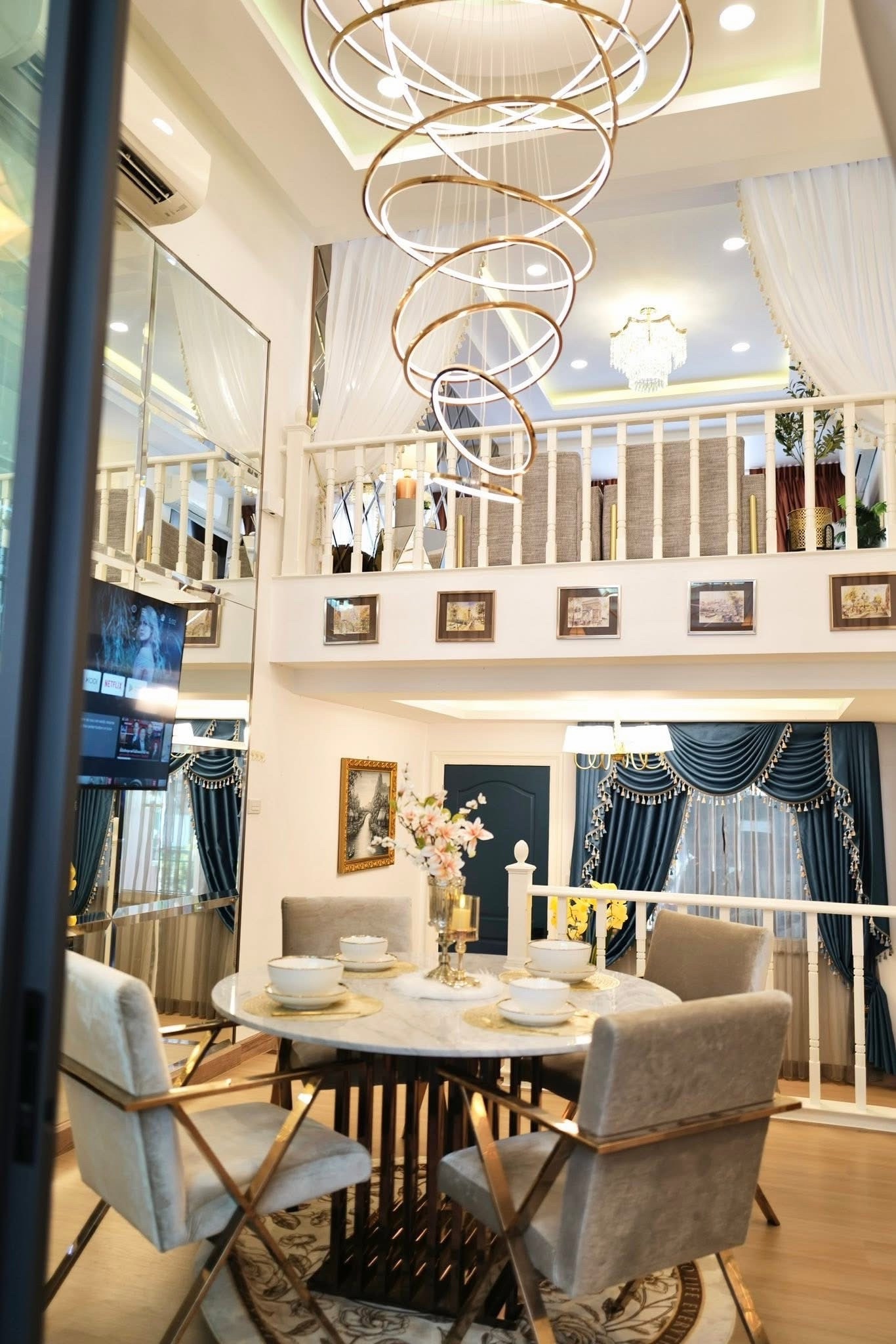 🏡✨Luxury Pool Villa ประดิษฐ์มนูธรรม 19 | ทาวน์โฮมหรู 4 ชั้น 4🛏️ 4🛁 พื้นที่ใช้สอย 280 ตร.ม. เฟอร์ครบ พร้อมอ่างจากุชชี่และห้องออกกำลังกาย 🚗 2 คัน 💰ขายเพียง 12.9 ล้านบาท | เช่า 99,000 บาท/เดือน 📞 ลูกเจี๊ยบ 065-536-5165