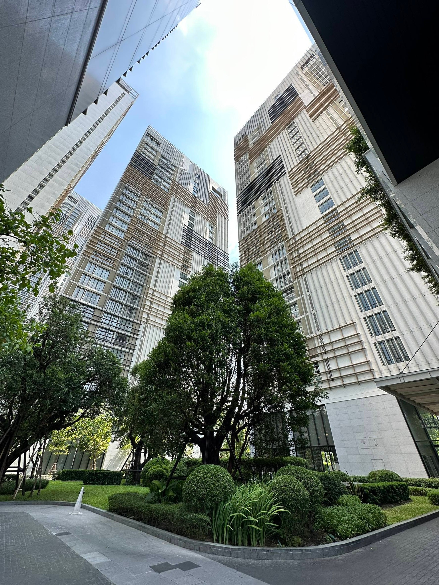 ✨ For Sale: Park Origin Phrom Phong Condo ✨ 💰 Only 4,190,000 THB ✨ For Sale: Park Origin Phrom Phong Condo ✨ 💰 Only 4,190,000 THB