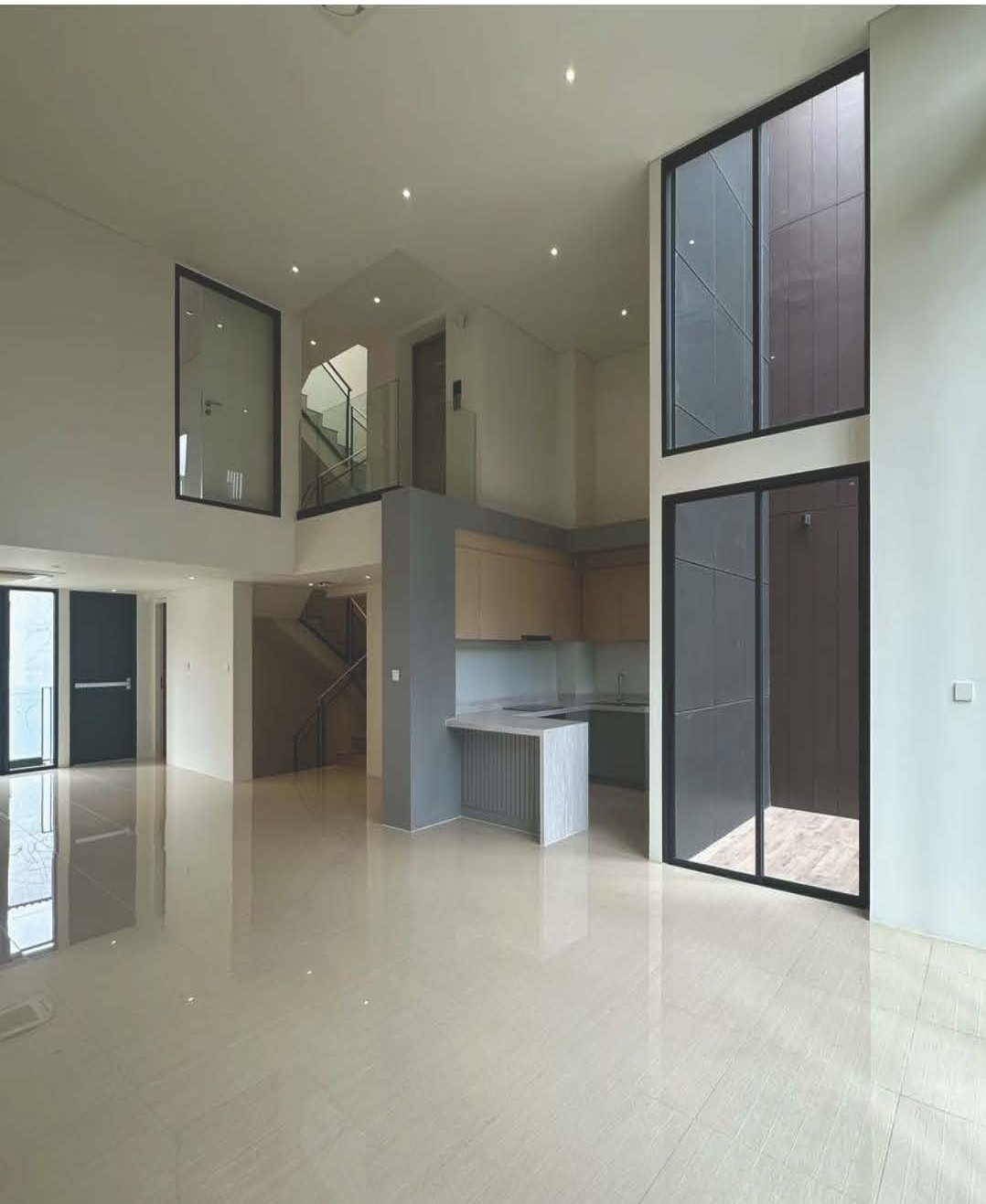 4.5-story Home Office For Rent, 43 square wah, Sriwara Road. 4.5-story Home Office For Rent, 43 square wah, Sriwara Road.