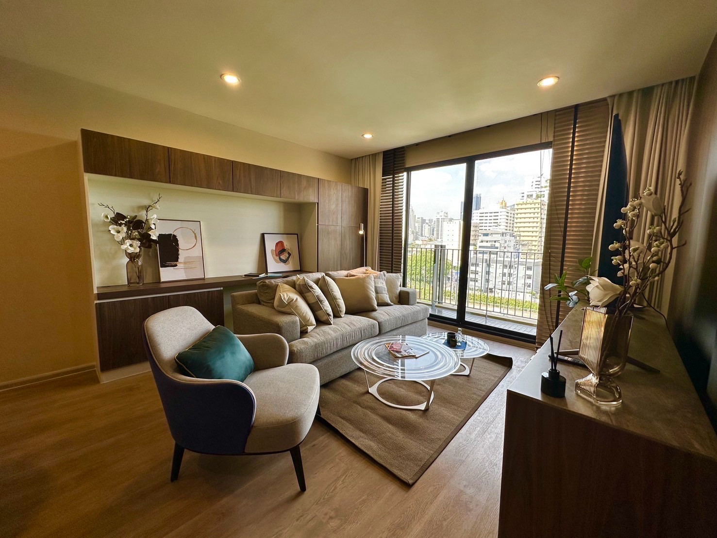 Noble Above Wireless Rumruedee/ 1bed verybig /44,000/ 0632717888 all app in phone