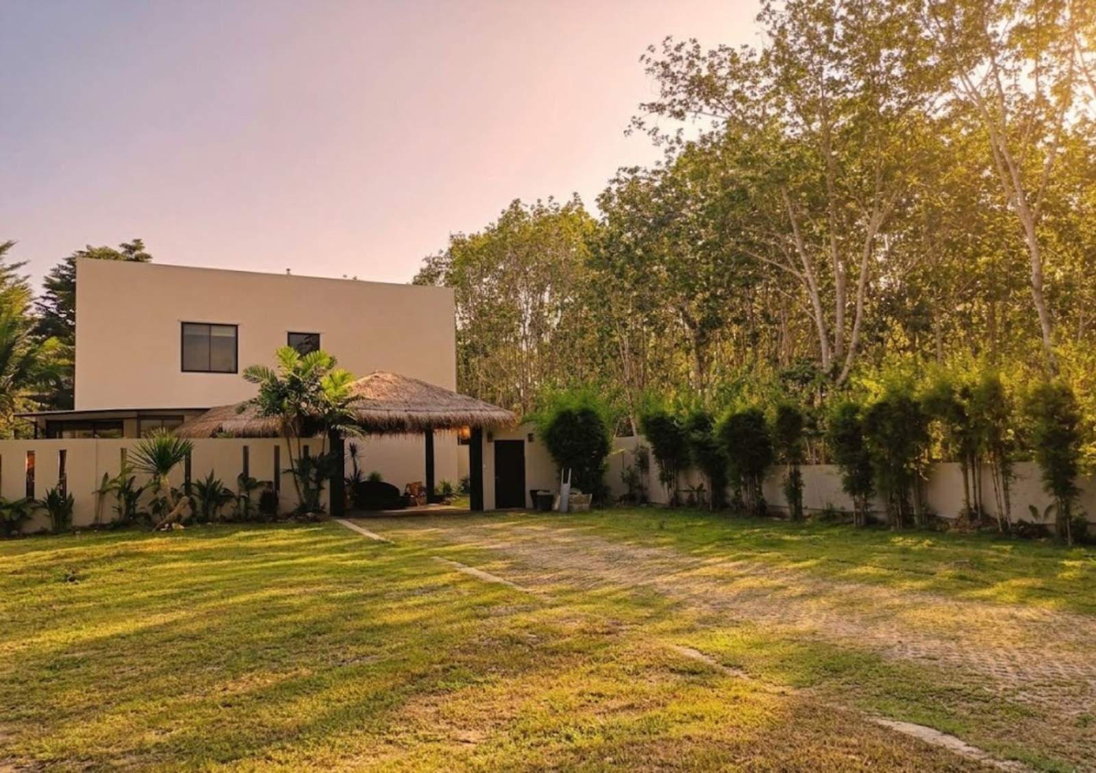 Private Tropical Lifestyle Estate with Pool, Rooftop Terrace & Rare Expansion Land – รูปที่ 2