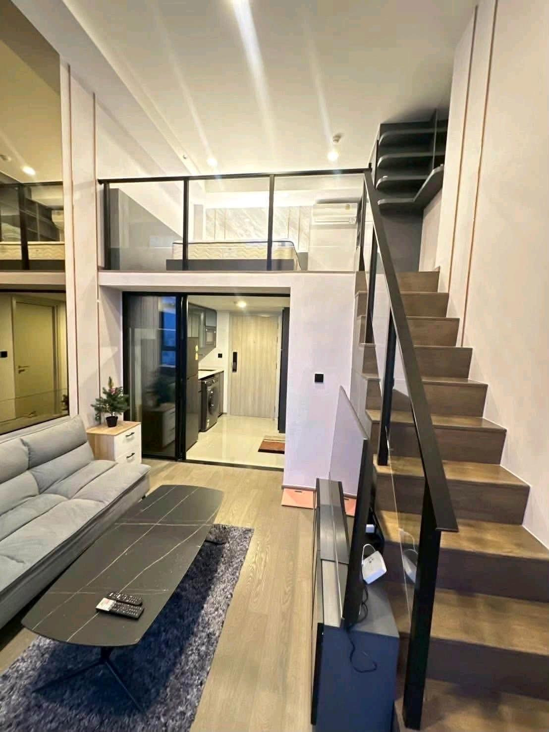 ✨ Duplex ห้องสวย วิวเมืองพาโนรามา ใจกลางสามย่าน ใกล้ MRT เพียงไม่กี่นาที พร้อมเข้าอยู่! – รูปที่ 3