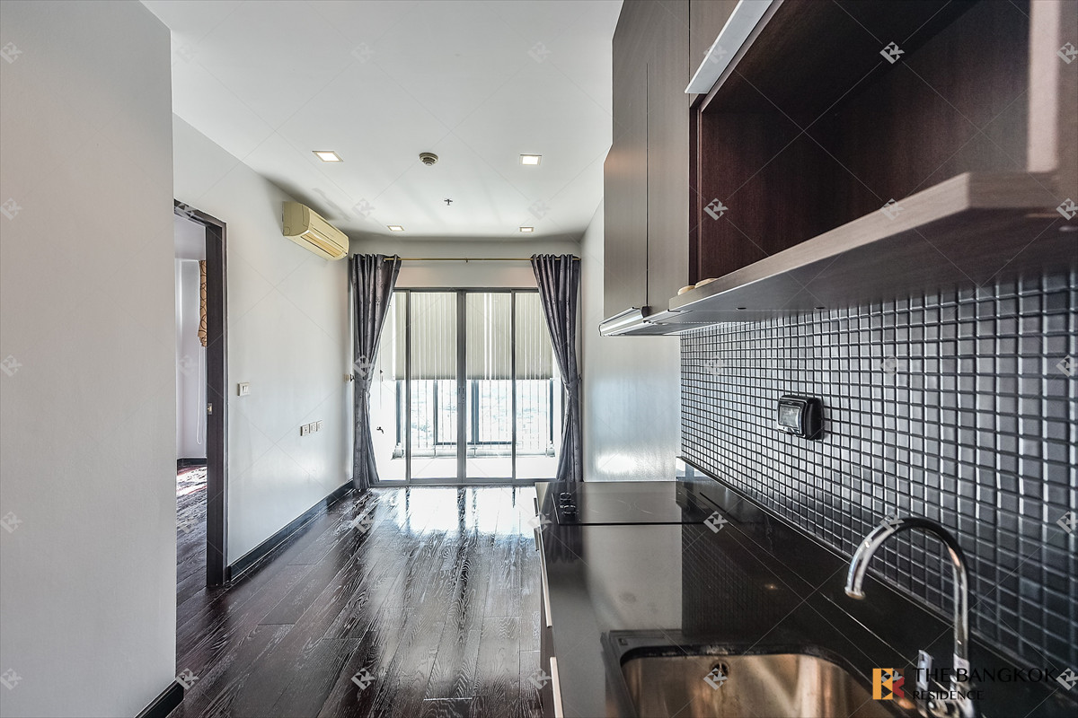 Exclusive🔥 Hottest, cheapest sale in the building 🔥Ideo Q Phayathai 1B1B 35.72 sqm. Just 4.99MB only Call Ms.Angel(Aumi)0658209572 Exclusive🔥 Hottest, cheapest sale in the building 🔥Ideo Q Phayathai 1B1B 35.72 sqm. Just 4.99MB only Call Ms.Angel(Aumi)0658209572