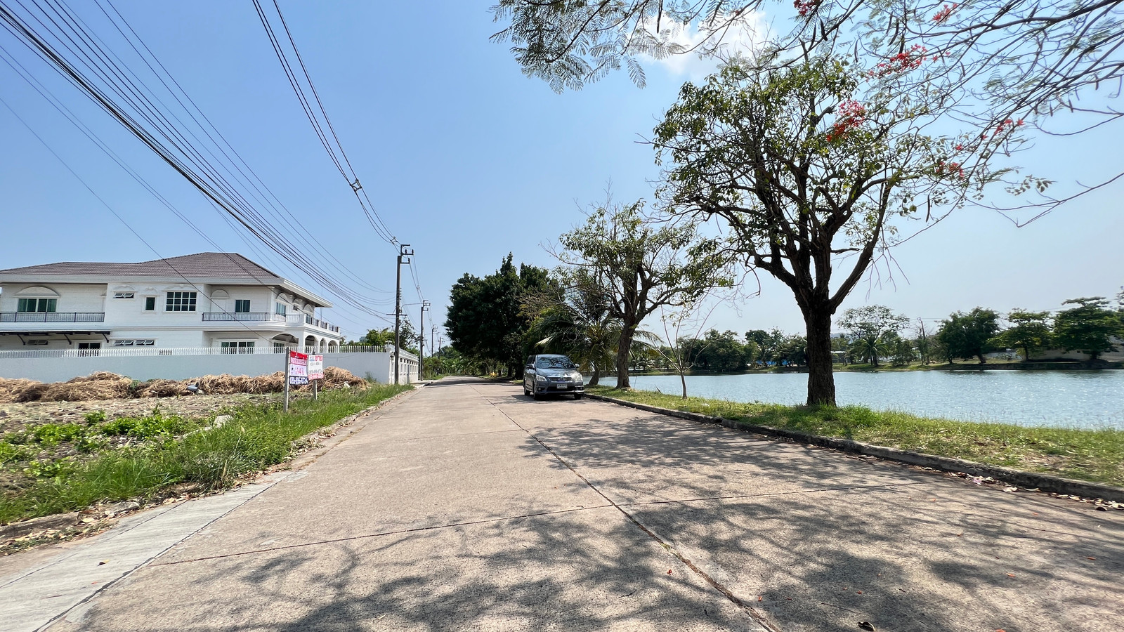ขายที่ดิน เพชรเกษม 64 หมู่บ้านเรืองอนันต์  ติดทะเลสาบ  แปลงมุม  ปากซอย MRT บางแค 1 ไร่ 4 ตารางวา  