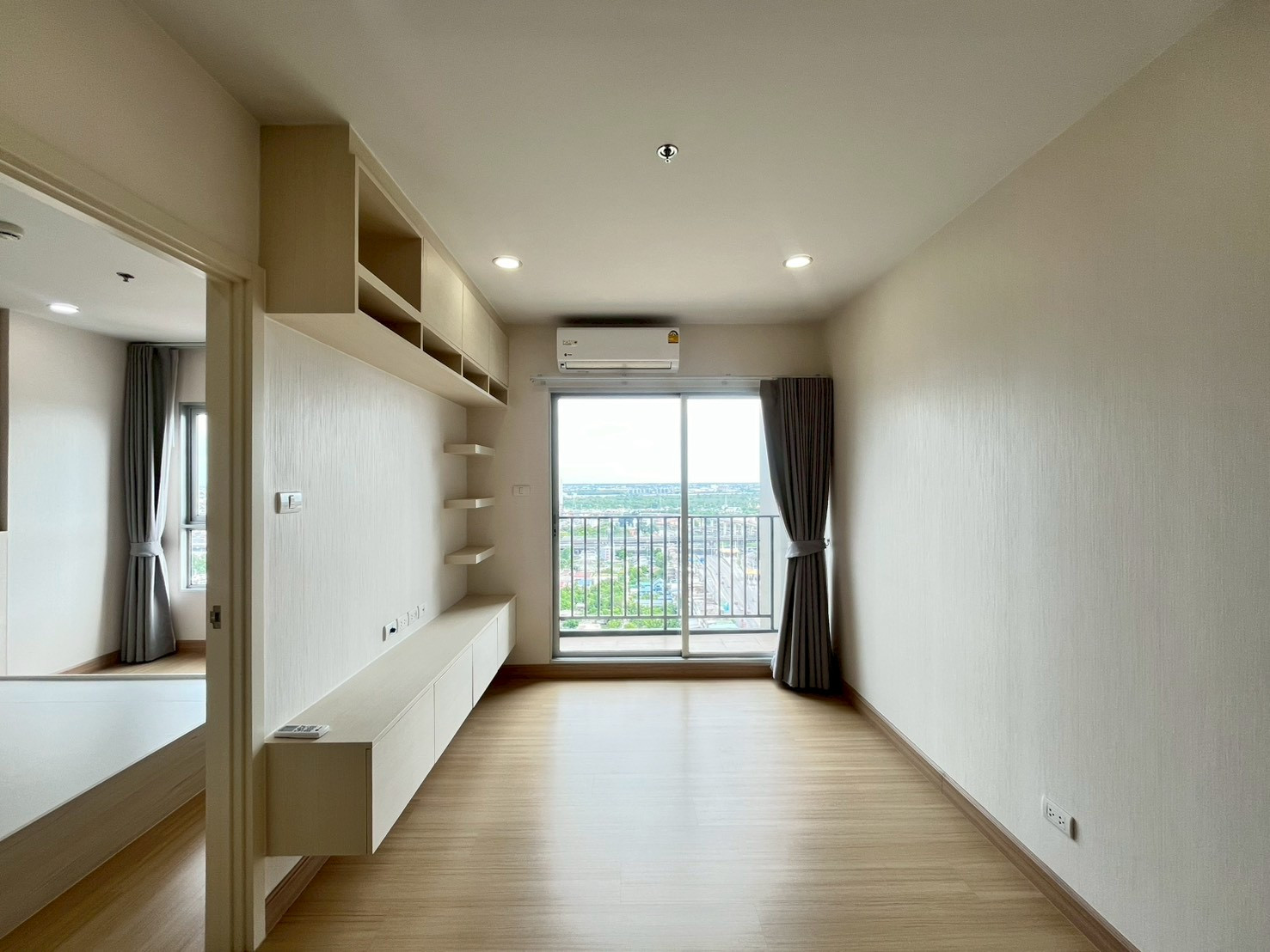 PFD-08567 ขายคอนโด ศุภาลัย เวอเรนด้า สุขุมวิท 117 (Supalai Veranda Sukhumvit 117) ห้องใหม่แกะกล่อง ไซส์ใหญ่พิเศษ 40 ตร.ม. ใกล้ BTS ปู่เจ้า 🏙️✨ PFD-08567 ขายคอนโด ศุภาลัย เวอเรนด้า สุขุมวิท 117 (Supalai Veranda Sukhumvit 117) ห้องใหม่แกะกล่อง ไซส์ใหญ่พิเศษ 40 ตร.ม. ใกล้ BTS ปู่เจ้า 🏙️✨