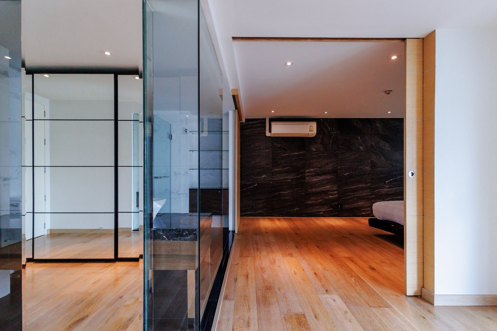 Wattana Height in Sukhumvit Soi 19 for sale 3 bedrooms 3 bathrooms 336 Sqm 30.9 MB  – รูปที่ 2