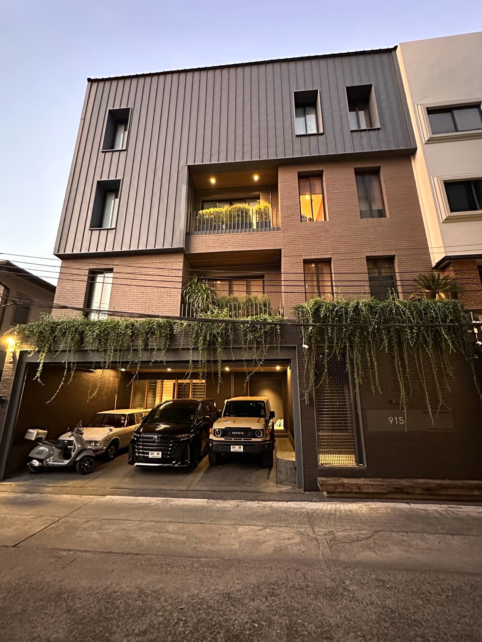 ขาย บ้านเดี่ยว ซอย ทองหล่อ 29 ( 915 house) ขาย บ้านเดี่ยว ซอย ทองหล่อ 29 ( 915 house)