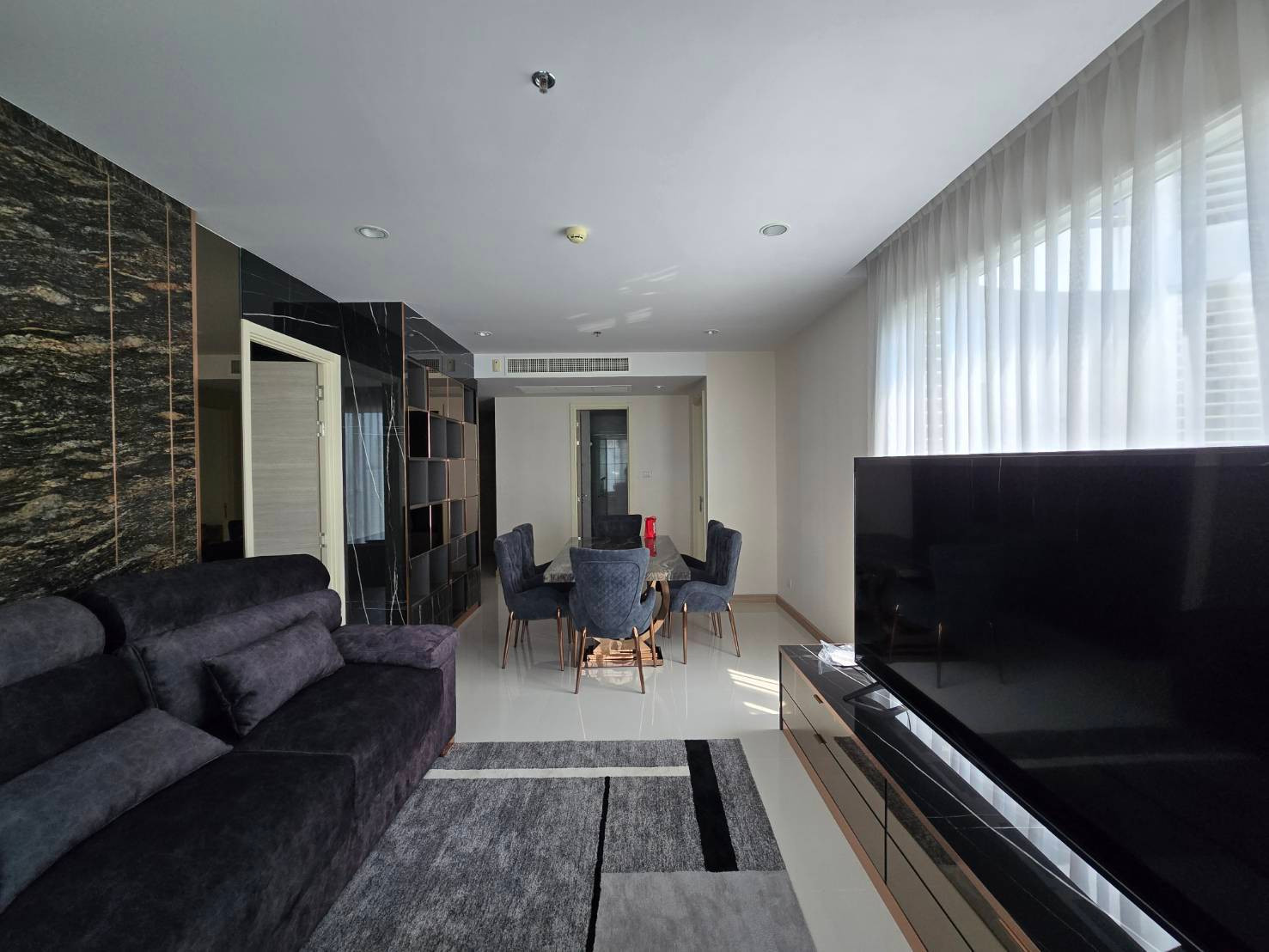 For Rent 2 bed Supalai Riva Grande, area 111 sq.m., many rooms to choose from.