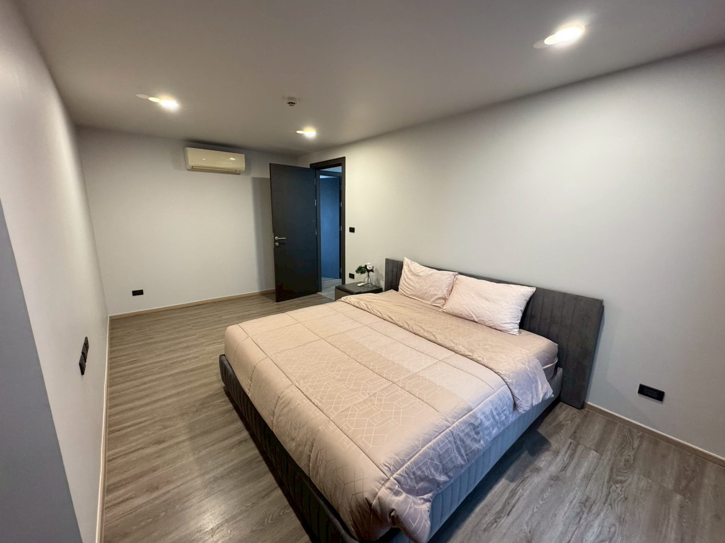 ✨Savvy Ari 4 Condominium Condo for Rent!! Ready to move in June 12th, 2026. Near BTS Ari / 3 bedrooms, 3 bathrooms. Special corner room – รูปที่ 2