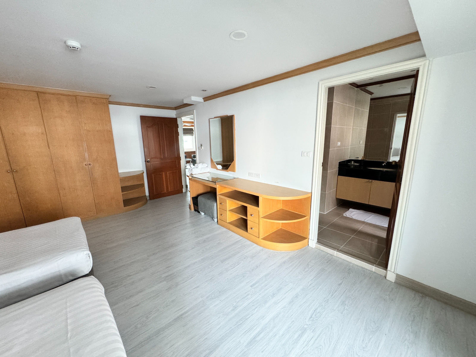 Pet Friendly 🐈‍⬛🐕 พร้อมอยู่ 200 ตร.ม. BTS นานา 📢 Line : @085pucam / 0627941024 🥳 YKP Rental Condo – รูปที่ 2
