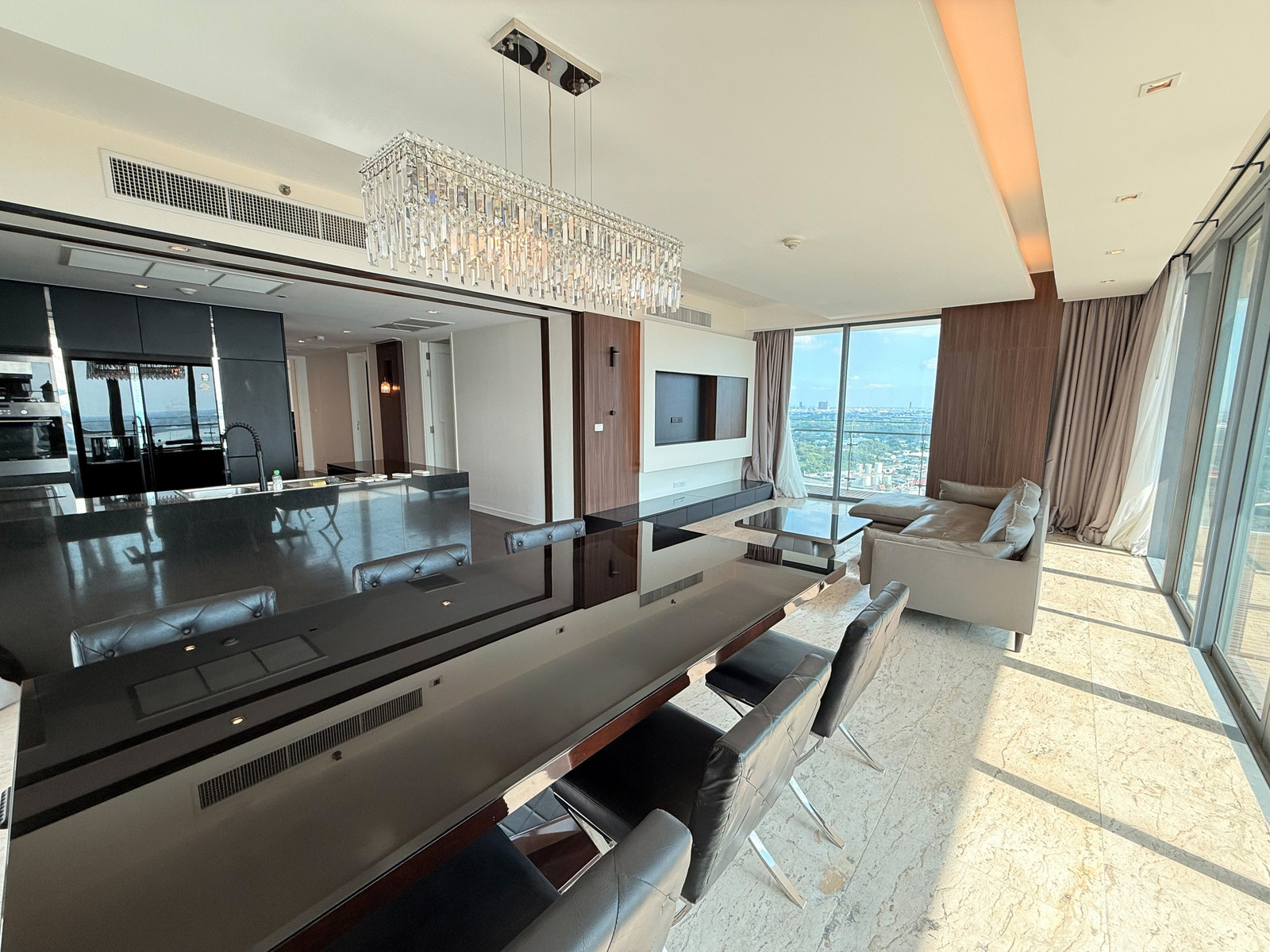 🔥 Urgent sale, luxury condo along the Chao Phraya River.  Brand new renovation, fully furnished 🔥 The Pano Rama 3