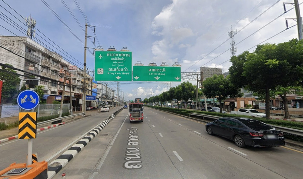 ขายที่ดินทำเลทอง ติดถนนลาดกระบัง ขนาด 20 ไร่เศษ ใกล้สนามบินสุวรรณภูมิ เพียง 4 กม. ขายที่ดินทำเลทอง ติดถนนลาดกระบัง ขนาด 20 ไร่เศษ ใกล้สนามบินสุวรรณภูมิ เพียง 4 กม.