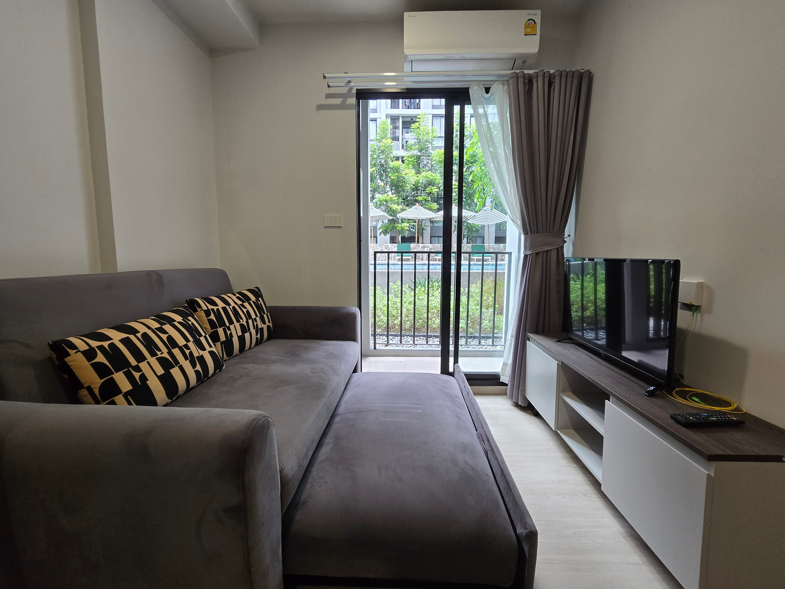 ขายคอนโด NUE Cross Khu Kot Station ใกล้ BTS คูคต เพียง 120 เมตร!  ราคาเพียง 1.999 ล้านบาท – รูปที่ 2