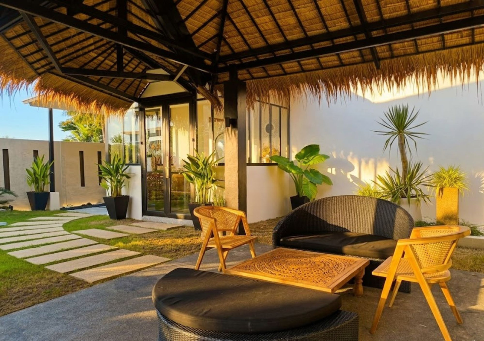 Private Tropical Lifestyle Estate with Pool, Rooftop Terrace & Rare Expansion Land – รูปที่ 4