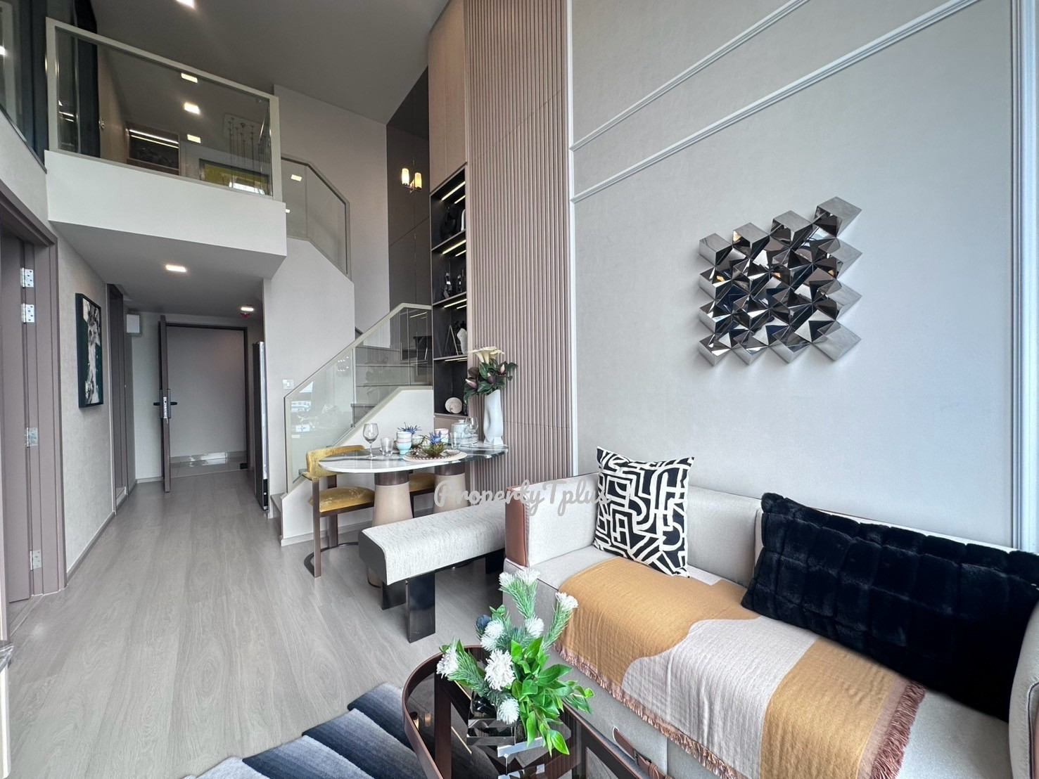 🏡 คอนโด 2 ชั้น! อยู่เหมือนบ้าน ใจกลางพหล-ลาดพร้าว ใกล้ BTS&MRT และ2 เซ็นทรัล 📱0828839995 “อ้อม” 🏡 คอนโด 2 ชั้น! อยู่เหมือนบ้าน ใจกลางพหล-ลาดพร้าว ใกล้ BTS&MRT และ2 เซ็นทรัล 📱0828839995 “อ้อม”